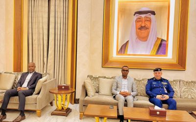 وفد حكومي برئاسة رئيس الهيئة يصل الكويت لتعزيز التعاون في مجال إدارة الكوارث