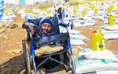 ُقدّم الهيئة الوطنية لإدارة الكوارث وولاية جنوب غرب الصومال مساعدات غذائية للأسر الضعيفة المتضررة من الجفاف في بيدوا