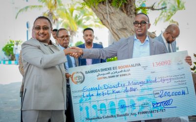 Guddoomiyaha Hay’adda oo Taageero Lacageed oo Loogu Talagalay Gobolka Awdal ka Guddoomay Maamulka Gobolka Banaadir