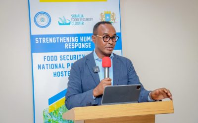 Guddoomiyaha Hay’adda Qaranka ee Maareynta Masiibooyinka (SoDMA), Maxamuud Macalin, ayaa maanta si rasmi ah u furay shir ku saabsan Sugnaanta Cuntada kaas oo lagu qabtay Xarunta Dhexe ee SoDMA