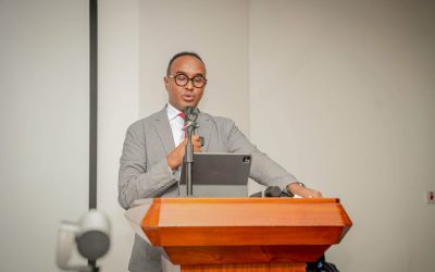 Guddoomiyaha Hay’adda Maareynta Musiibooyinka Qaranka (SoDMA), Mudane Maxamuud Macalin Cabdulle, ayaa maanta magaalada Muqdisho ka furay kala fadhiga 1-aad Shirka Qaranee looga arinsanayo Ka-hortagga Masiibooyinka Soomaaliya-(Anticipatory Action).